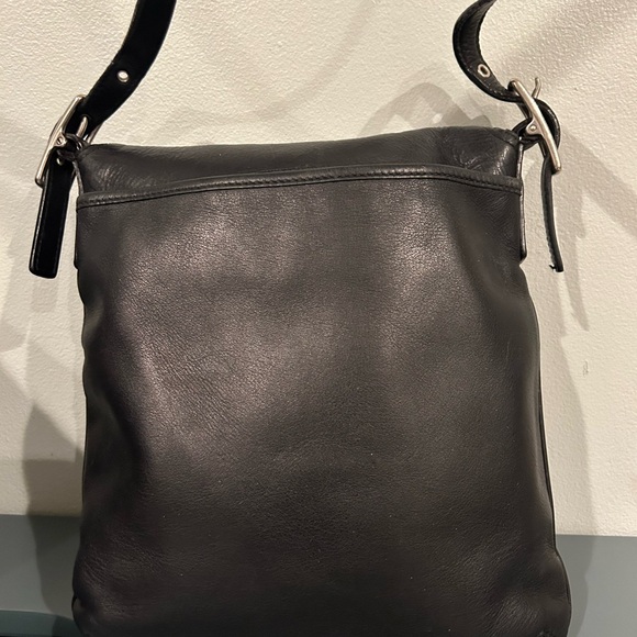 Vintage All leather Coach Crossbody / Shoulder / Flap Bag - Picture 3 of 7